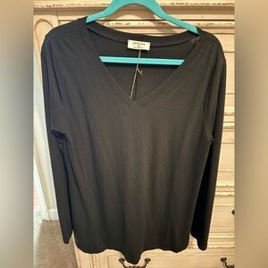 Zenana Classic Black V-Neck Long Sleeve Top